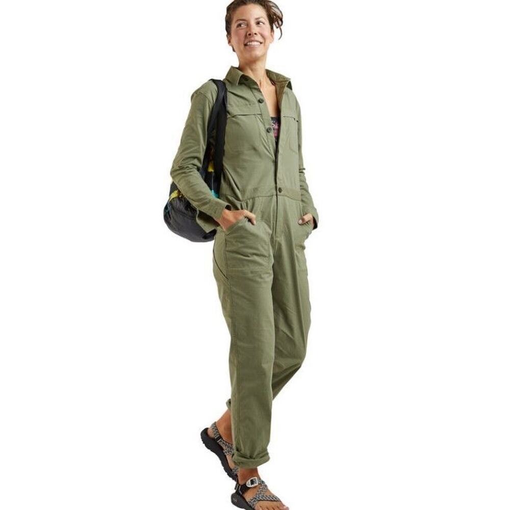 Title Nine Rosie Utility Jumpsuit Green Size Large

Fits more like a medium